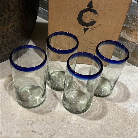 set of 4 hand-blown Mexican drinking glasses with cobalt blue rims - Picture 2 of 7